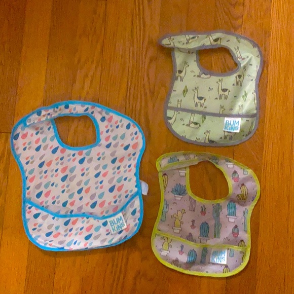 Bumkins bibs (3 bibs) - Picture 1 of 7
